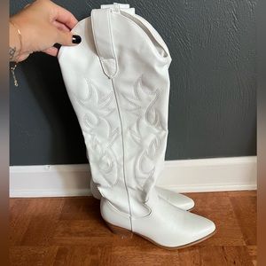 Billini White cowgirl boots